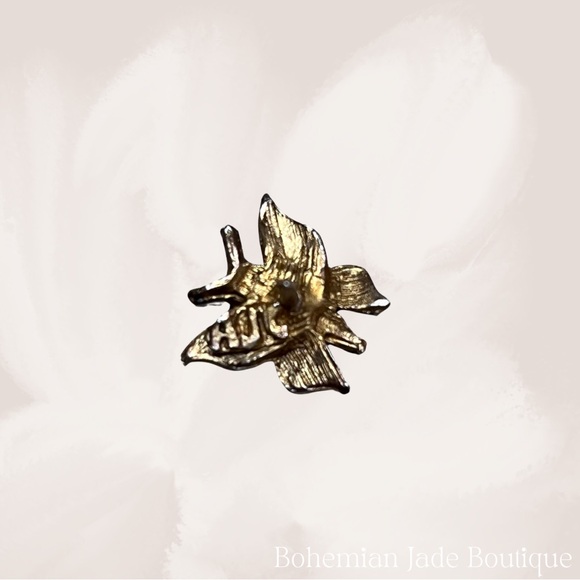 Vintage AJC Gold Mini Butterfly Pin Brooch - Picture 4 of 4